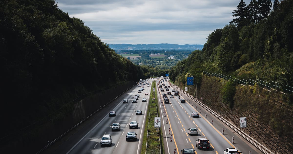 Airport-to-Airport Transfers from DUS: Frankfurt, Cologne and Beyond | DüsseldorfRide