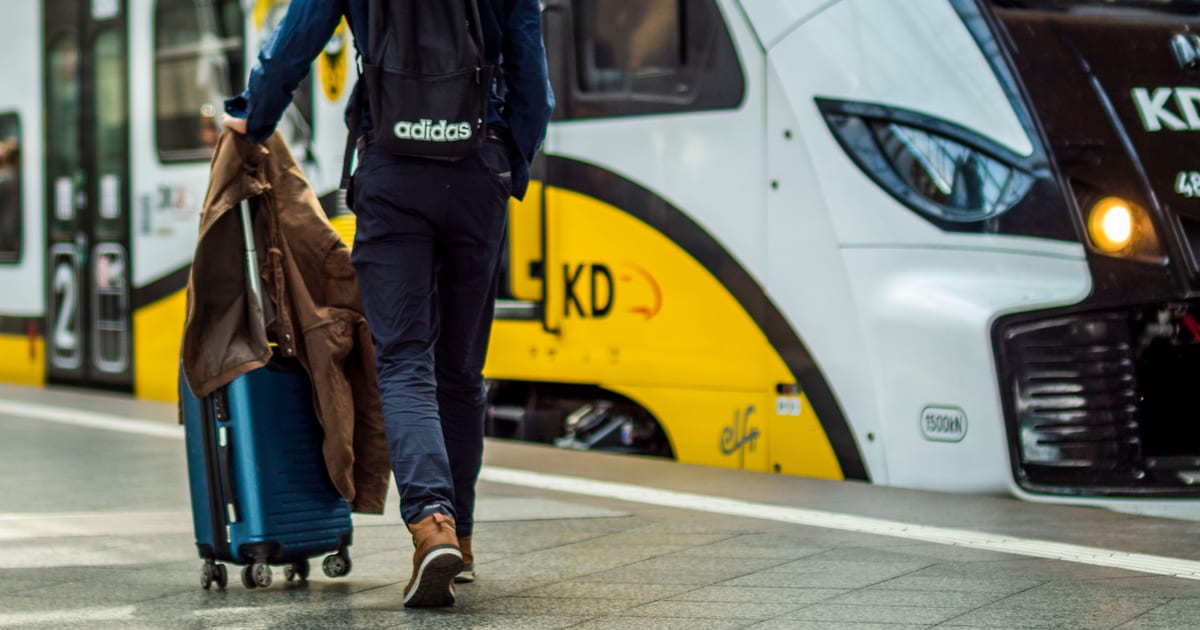Cheap Airport Transfers at Dusseldorf: Seven Ways to Pay Less | DüsseldorfRide
