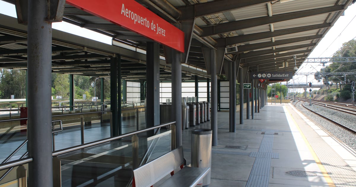 Dusseldorf Airport to the City: SkyTrain, S11 or Transfer? | DüsseldorfRide
