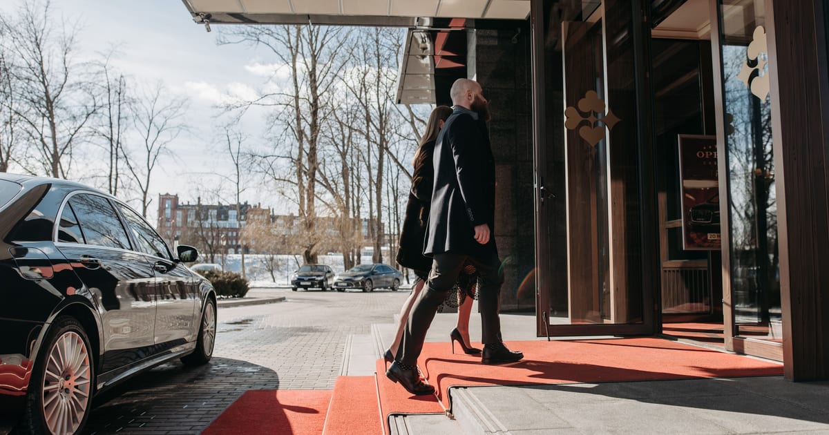 Hotel Airport Transfers in Dusseldorf: What to Book and When | DüsseldorfRide