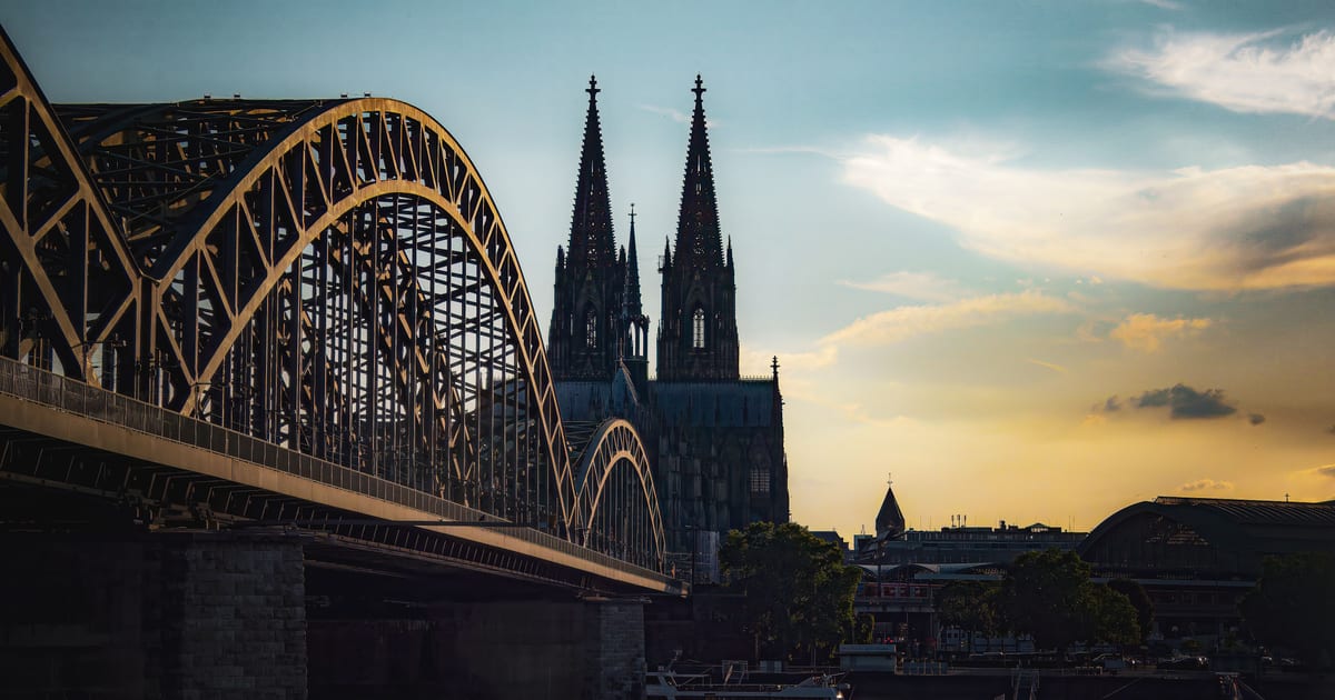 Flying from Cologne: Dusseldorf or Cologne/Bonn Airport? | DüsseldorfRide